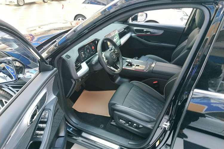 Used GAC Trumpchi GS8 2022 Dual-Engine Series 2.0TM Two-Wheel Drive Prestige Edition (7 Seats) Driver Seat