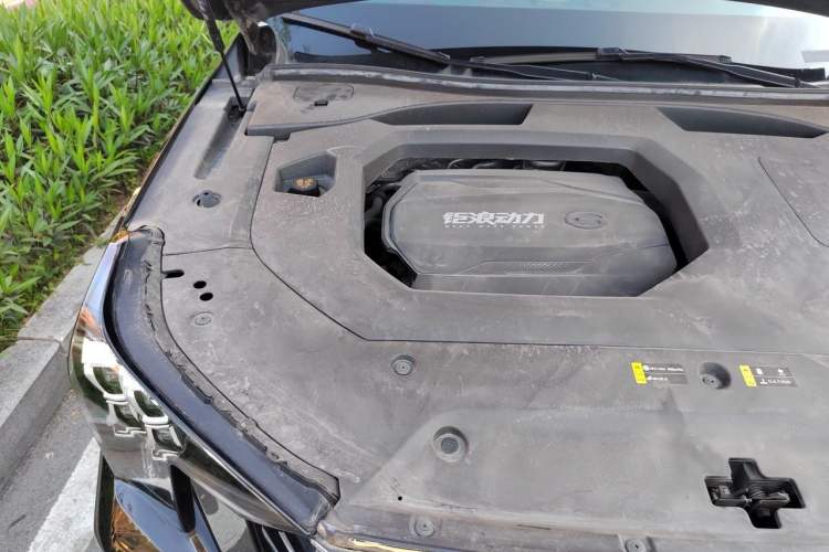 Used GAC Trumpchi GS8 2022 Flagship Series 2.0 TGDI Two-Wheel-Drive Prestige Edition (7 Seats) Engine Bay Right