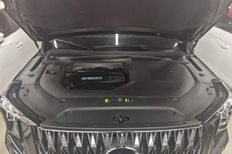 Used GAC Trumpchi GS8 2022 Flagship Series 2.0 TGDI All-Wheel-Drive Supreme Edition (6-seater) Engine Bay