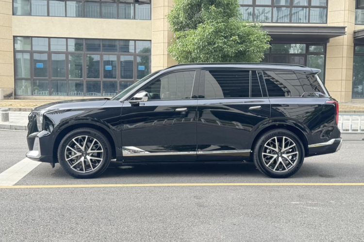 Used GAC Trumpchi GS8 2022 Dual-Engine Series 2.0TM Two-Wheel Drive Prestige Edition (7 Seats) Exterior 2