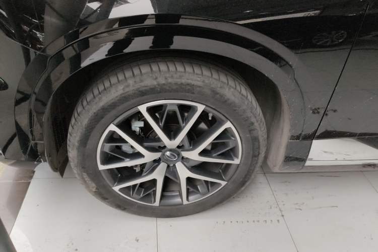 Used GAC Trumpchi GS8 2022 Dual-Engine Series 2.0TM Two-Wheel Drive Prestige Edition (7 Seats) Exterior 3