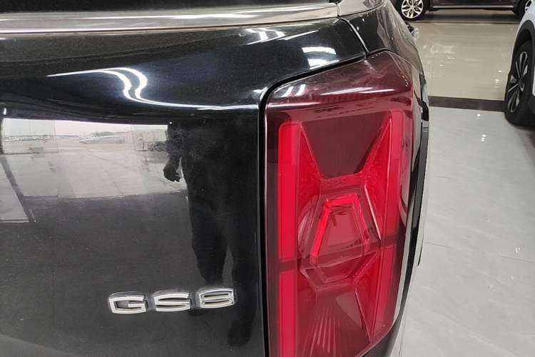 Used GAC Trumpchi GS8 2022 Linghang Series 2.0 TGDI Two-Wheel-Drive Luxury Smart Connectivity Version (7 Seats) Exterior 3