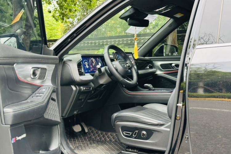Used GAC Trumpchi GS8 2022 Linghang Series 2.0 TGDI Two-Wheel-Drive Luxury Smart Connectivity Version (7 Seats) Exterior 3