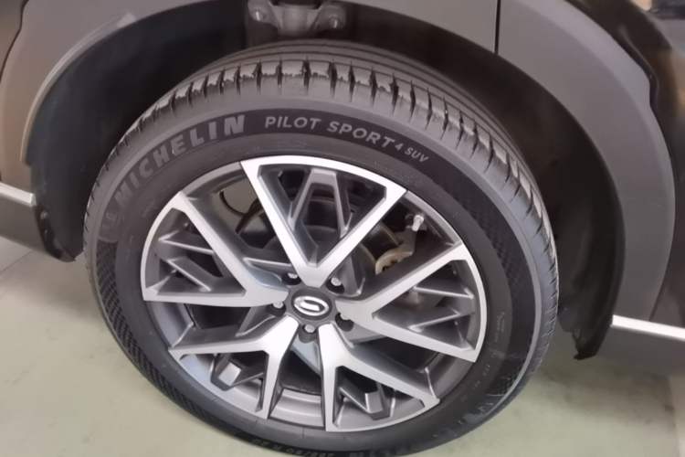 Used GAC Trumpchi GS8 2022 Linghang Series 2.0 TGDI Two-Wheel-Drive Luxury Smart Connectivity Version (7 Seats) Exterior 5
