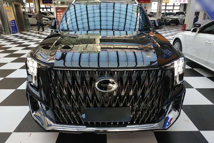 Used GAC Trumpchi GS8 2022 Dual-Engine Series 2.0TM Two-Wheel Drive Prestige Edition (7 Seats) Front