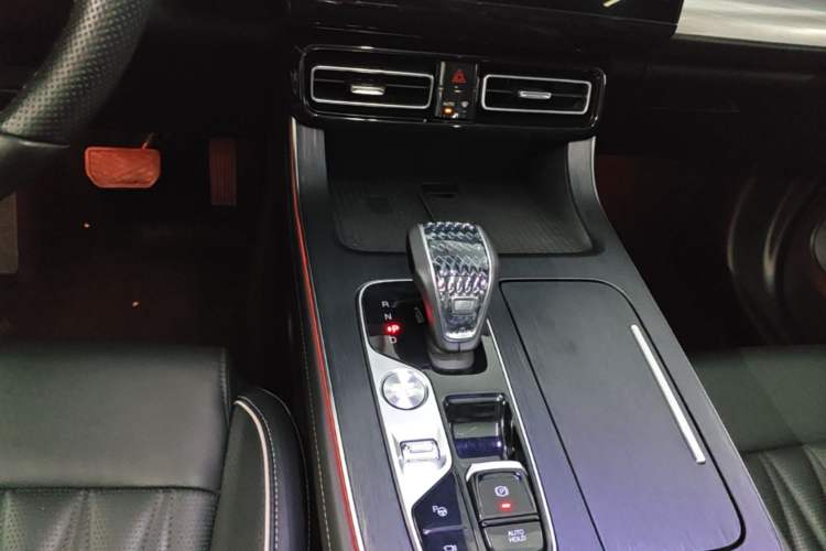 Used GAC Trumpchi GS8 2022 Flagship Series 2.0 TGDI Two-Wheel-Drive Prestige Edition (7 Seats) Gear Lever