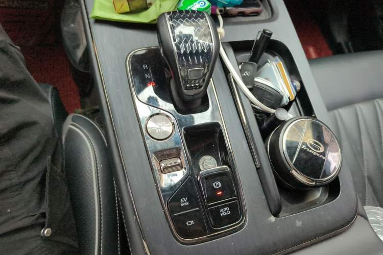 Used GAC Trumpchi GS8 2022 Double-Energy Series 2.0TM Four-Wheel Drive Premium Edition (7 Seats) Gear Lever