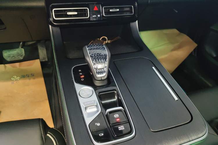 Used GAC Trumpchi GS8 2022 Flagship Series 2.0 TGDI Two-Wheel-Drive Prestige Edition (7 Seats) Gear Lever