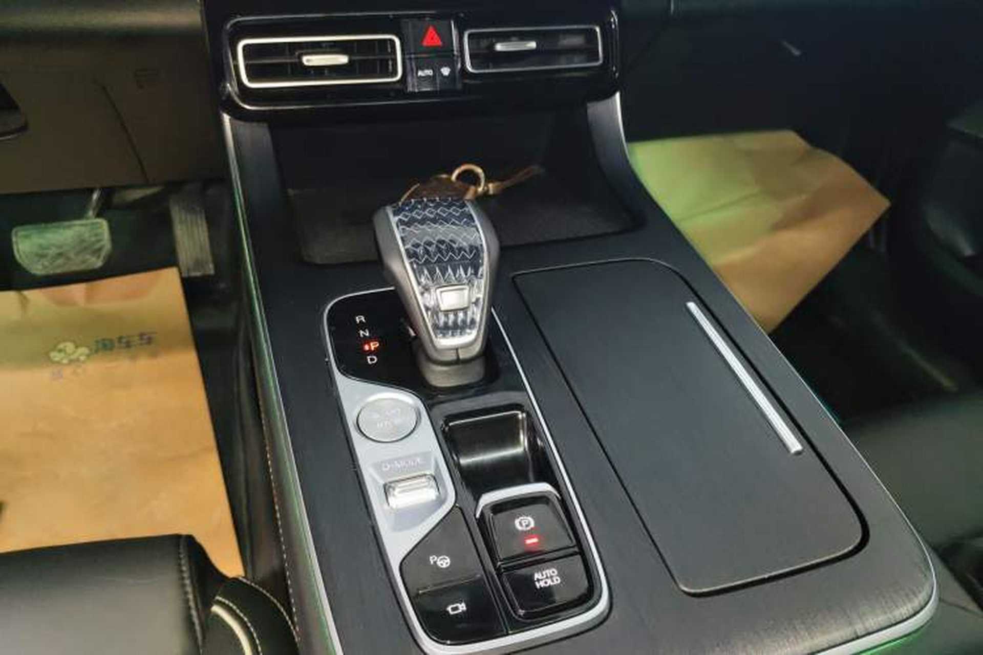 Used GAC Trumpchi GS8 2022 Flagship Series 2.0 TGDI Two-Wheel-Drive Prestige Edition (7 Seats) Gear Lever