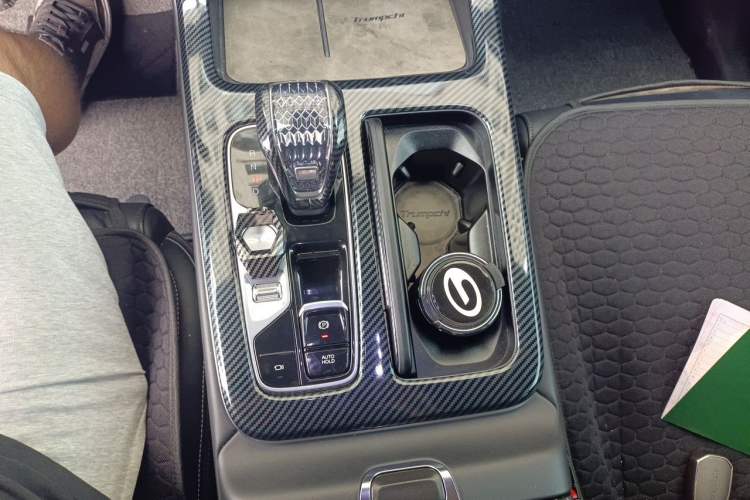 Used GAC Trumpchi GS8 2022 Flagship Series 2.0 TGDI Four-Wheel Drive Luxury Smart Connectivity Version (7 Seats) Gear Lever