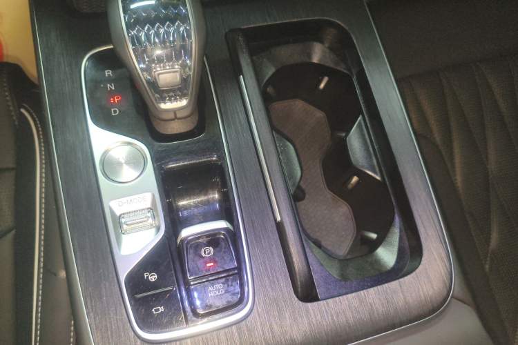Used GAC Trumpchi GS8 2022 Flagship Series 2.0 TGDI Two-Wheel-Drive Prestige Edition (7 Seats) Gear Lever