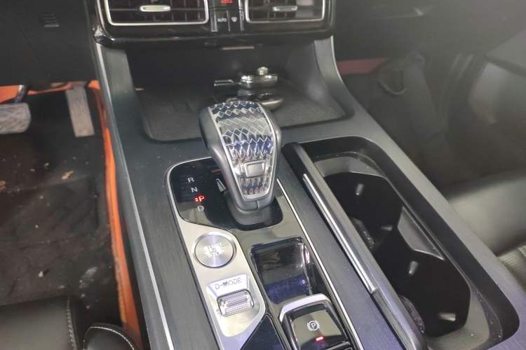 Used GAC Trumpchi GS8 2022 Flagship Series 2.0 TGDI Two-Wheel-Drive Prestige Edition (7 Seats) Gear Lever
