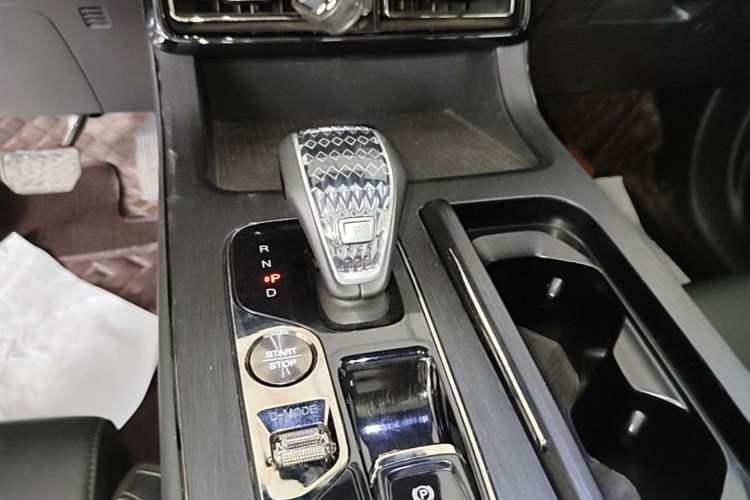 Used GAC Trumpchi GS8 2022 Flagship Series 2.0 TGDI Four-Wheel Drive Supreme Edition (7 Seats) Gear Lever