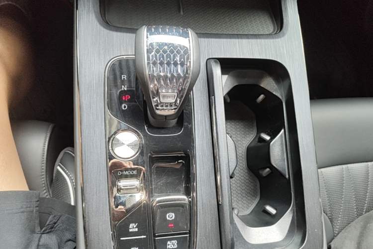 Used GAC Trumpchi GS8 2022 Double-Energy Series 2.0TM Four-Wheel Drive Premium Edition (7 Seats) Gear Lever