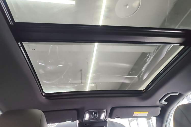 Used GAC Trumpchi GS8 2022 Linghang Series 2.0 TGDI Two-Wheel-Drive Luxury Smart Connectivity Version (7 Seats) Headliner