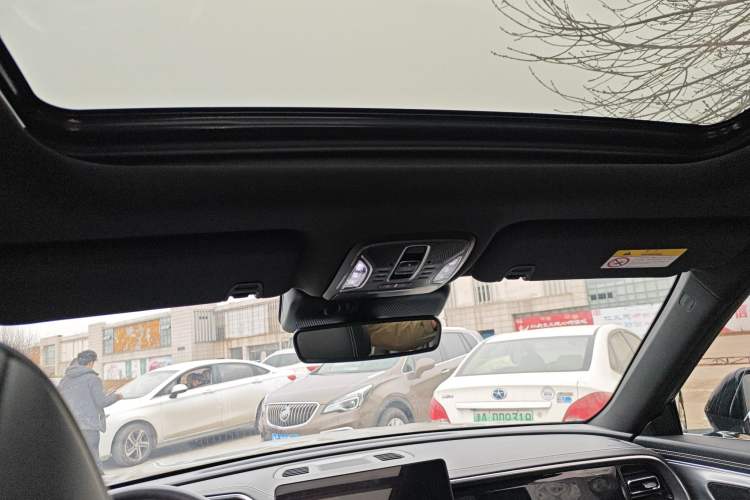 Used GAC Trumpchi GS8 2022 Linghang Series 2.0 TGDI Two-Wheel-Drive Luxury Smart Connectivity Version (7 Seats) Headliner