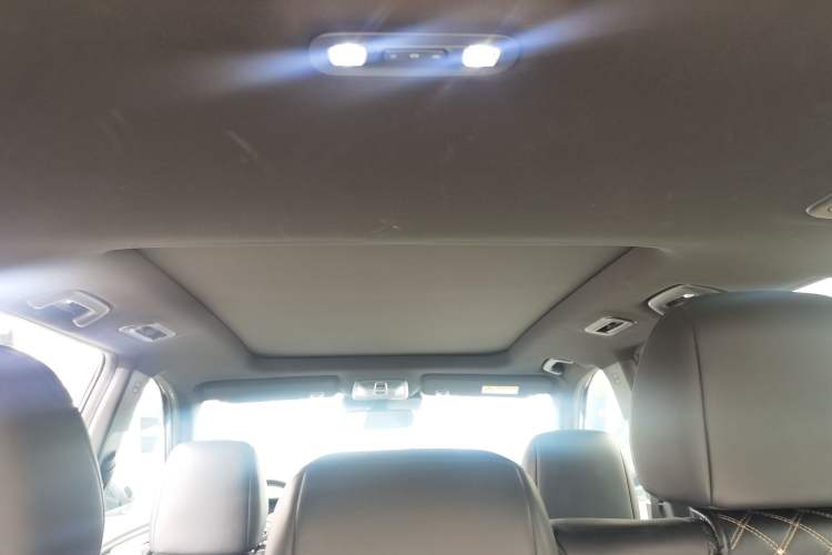Used GAC Trumpchi GS8 2022 Dual-Engine Series 2.0TM Two-Wheel Drive Prestige Edition (7 Seats) Headliner