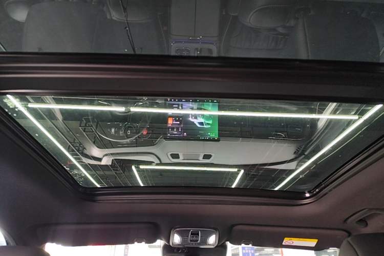 Used GAC Trumpchi GS8 2022 Dual-Engine Series 2.0TM Two-Wheel Drive Prestige Edition (7 Seats) Headliner