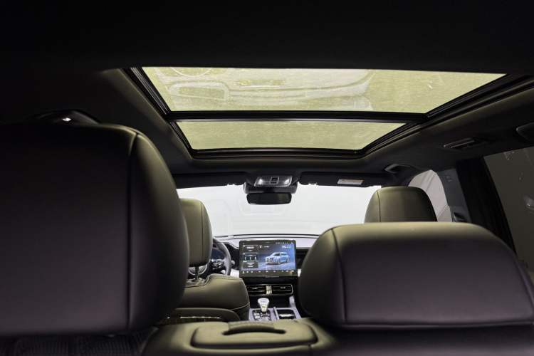 Used GAC Trumpchi GS8 2022 Dual-Engine Series 2.0TM Two-Wheel Drive Prestige Edition (7 Seats) Headliner
