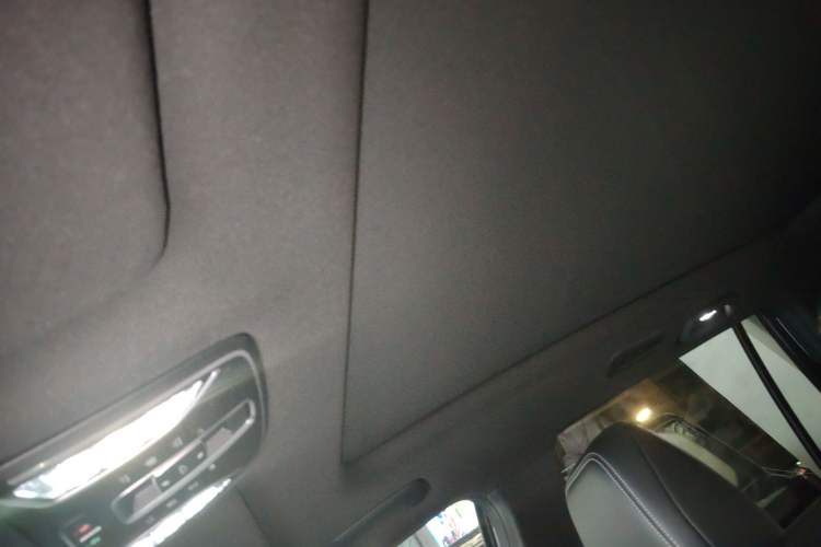 Used GAC Trumpchi GS8 2022 Dual-Engine Series 2.0TM Two-Wheel Drive Prestige Edition (7 Seats) Headliner