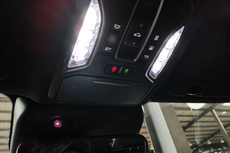 Used GAC Trumpchi GS8 2022 Linghang Series 2.0 TGDI Two-Wheel-Drive Luxury Smart Connectivity Version (7 Seats) Headliner
