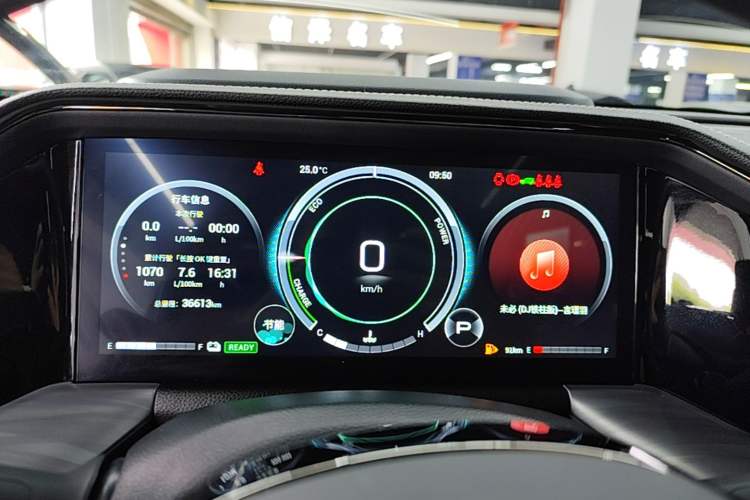 Used GAC Trumpchi GS8 2022 Dual-Engine Series 2.0TM Two-Wheel Drive Prestige Edition (7 Seats) Instrument Cluster