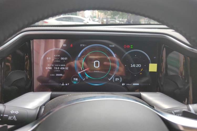 Used GAC Trumpchi GS8 2022 Flagship Series 2.0 TGDI Four-Wheel Drive Luxury Smart Connectivity Version (7 Seats) Instrument Cluster