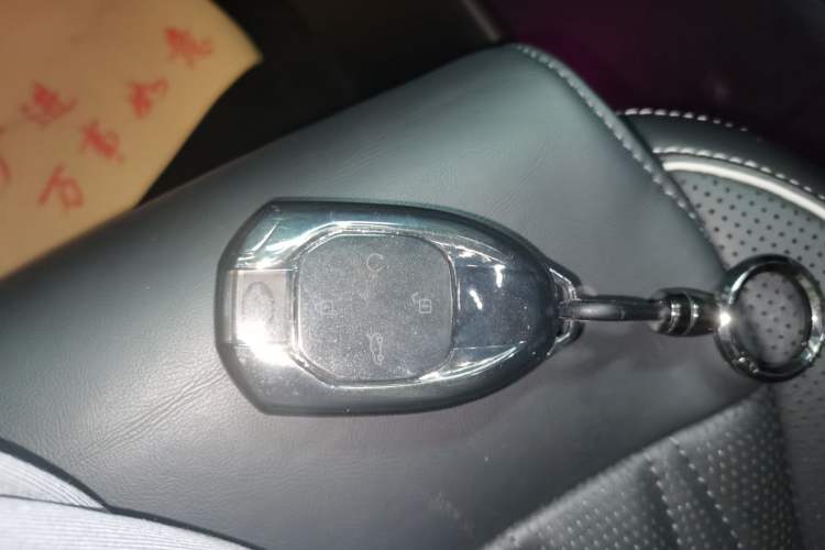 Used GAC Trumpchi GS8 2022 Linghang Series 2.0 TGDI Two-Wheel-Drive Luxury Smart Connectivity Version (7 Seats) Interior 1