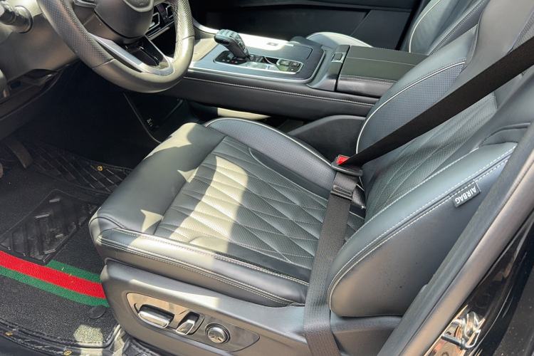 Used GAC Trumpchi GS8 2022 Linghang Series 2.0 TGDI Two-Wheel-Drive Luxury Smart Connectivity Version (7 Seats) Interior 1