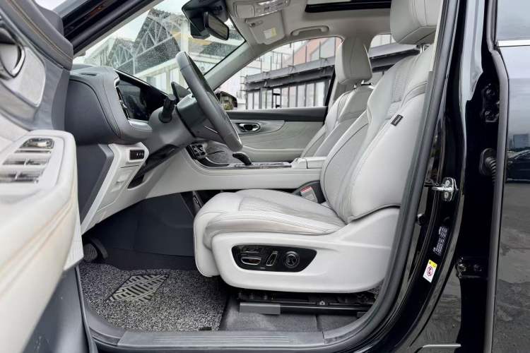 Used GAC Trumpchi GS8 2022 Double-Energy Series 2.0TM Two-Wheel Drive Prestige Edition (6 Seats) Interior 10