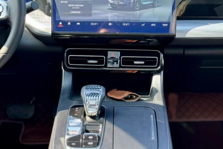 Used GAC Trumpchi GS8 2022 Linghang Series 2.0 TGDI Two-Wheel-Drive Luxury Smart Connectivity Version (7 Seats) Interior 2