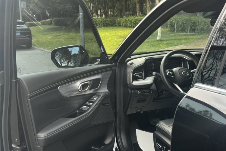 Used GAC Trumpchi GS8 2022 Linghang Series 2.0 TGDI Two-Wheel-Drive Luxury Smart Connectivity Version (7 Seats) Interior 2