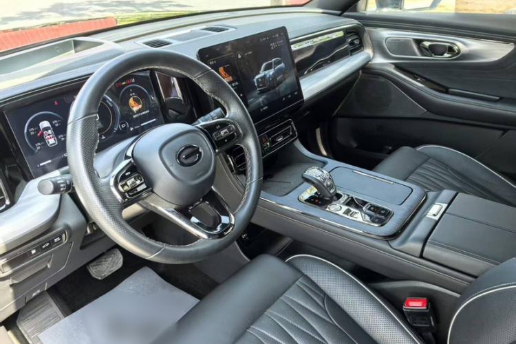 Used GAC Trumpchi GS8 2022 Double-Energy Series 2.0TM Four-Wheel Drive Premium Edition (7 Seats) Interior 2