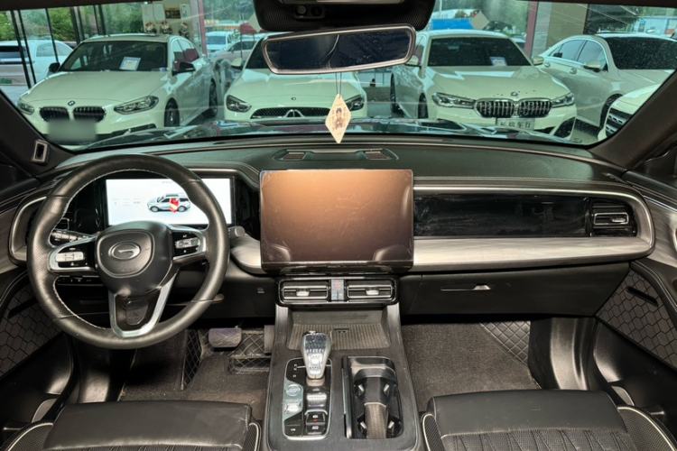 Used GAC Trumpchi GS8 2022 Linghang Series 2.0 TGDI Two-Wheel-Drive Luxury Smart Connectivity Version (7 Seats) Interior 3