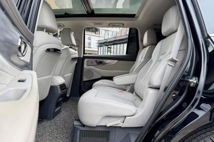 Used GAC Trumpchi GS8 2022 Double-Energy Series 2.0TM Two-Wheel Drive Prestige Edition (6 Seats) Interior 3