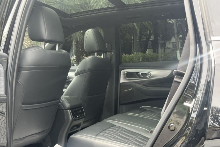 Used GAC Trumpchi GS8 2022 Linghang Series 2.0 TGDI Two-Wheel-Drive Luxury Smart Connectivity Version (7 Seats) Interior 3