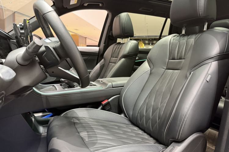 Used GAC Trumpchi GS8 2022 Flagship Series 2.0 TGDI Four-Wheel Drive Luxury Smart Connectivity Version (7 Seats) Interior 3