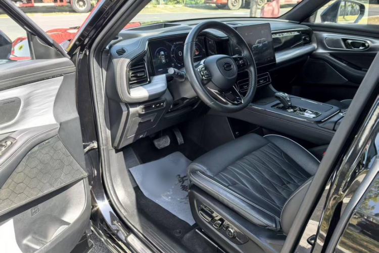 Used GAC Trumpchi GS8 2022 Double-Energy Series 2.0TM Four-Wheel Drive Premium Edition (7 Seats) Interior 3