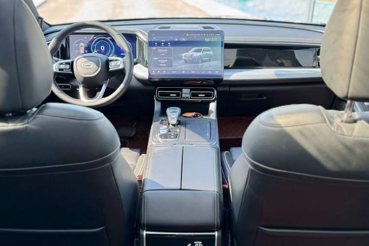 Used GAC Trumpchi GS8 2022 Linghang Series 2.0 TGDI Two-Wheel-Drive Luxury Smart Connectivity Version (7 Seats) Interior 4