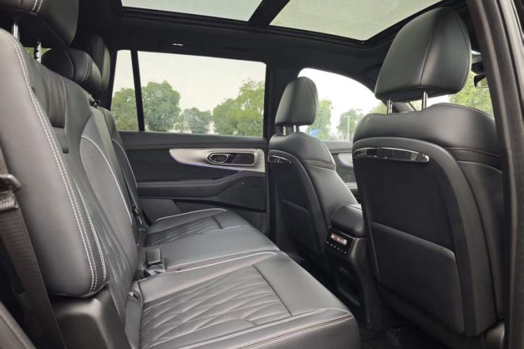 Used GAC Trumpchi GS8 2022 Dual-Engine Series 2.0TM Two-Wheel Drive Prestige Edition (7 Seats) Interior 4