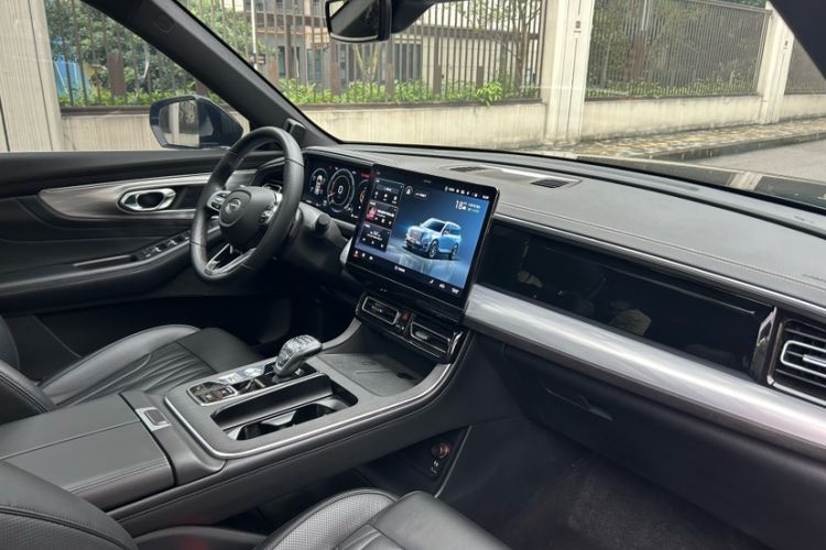 Used GAC Trumpchi GS8 2022 Linghang Series 2.0 TGDI Two-Wheel-Drive Luxury Smart Connectivity Version (7 Seats) Interior 4