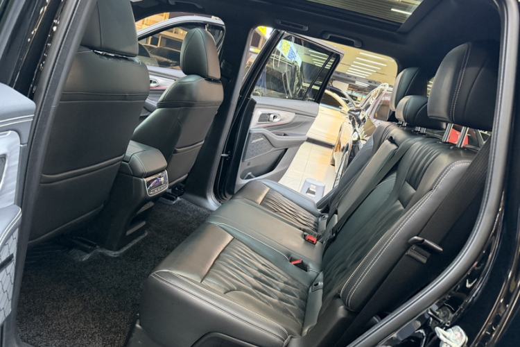 Used GAC Trumpchi GS8 2022 Linghang Series 2.0 TGDI Two-Wheel-Drive Luxury Smart Connectivity Version (7 Seats) Interior 6