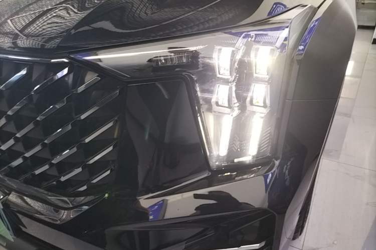 Used GAC Trumpchi GS8 2022 Linghang Series 2.0 TGDI Two-Wheel Drive Luxury Smart Connectivity Version (6 Seats) Left Front Headlight