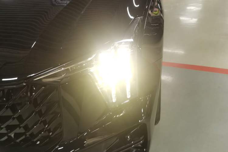 Used GAC Trumpchi GS8 2022 Linghang Series 2.0 TGDI Two-Wheel-Drive Luxury Smart Connectivity Version (7 Seats) Left Front Headlight