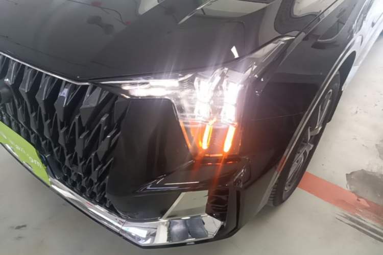Used GAC Trumpchi GS8 2022 Dual-Engine Series 2.0TM Two-Wheel Drive Prestige Edition (7 Seats) Left Front Headlight