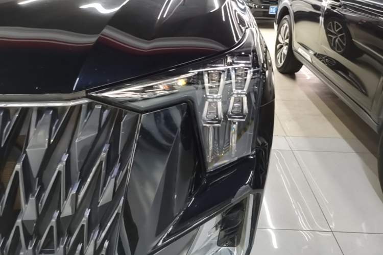 Used GAC Trumpchi GS8 2022 Dual-Engine Series 2.0TM Two-Wheel Drive Prestige Edition (7 Seats) Left Front Headlight