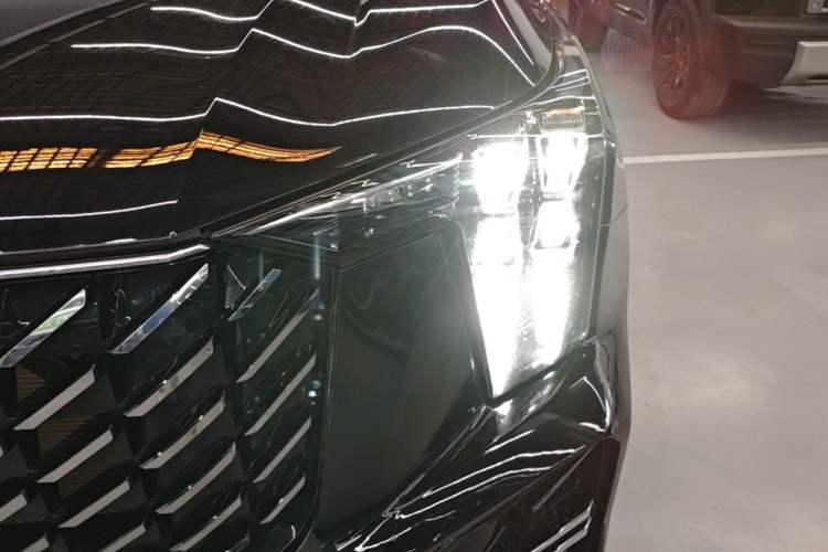 Used GAC Trumpchi GS8 2022 Linghang Series 2.0 TGDI Two-Wheel-Drive Luxury Smart Connectivity Version (7 Seats) Left Front Headlight