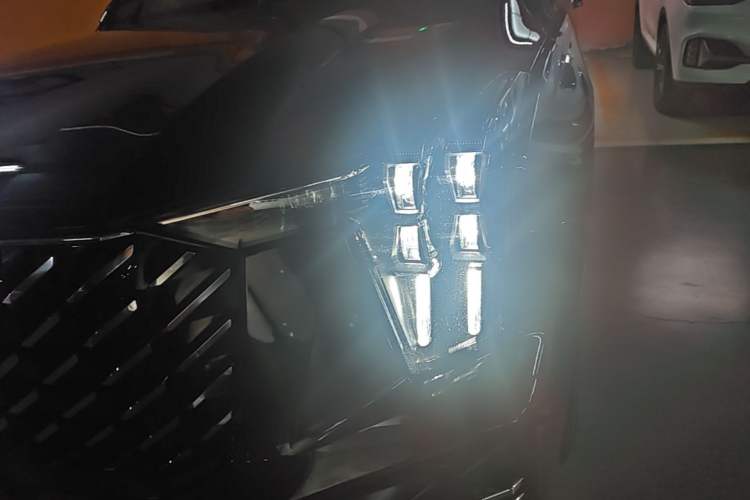 Used GAC Trumpchi GS8 2022 Linghang Series 2.0 TGDI Two-Wheel-Drive Luxury Smart Connectivity Version (7 Seats) Left Front Headlight