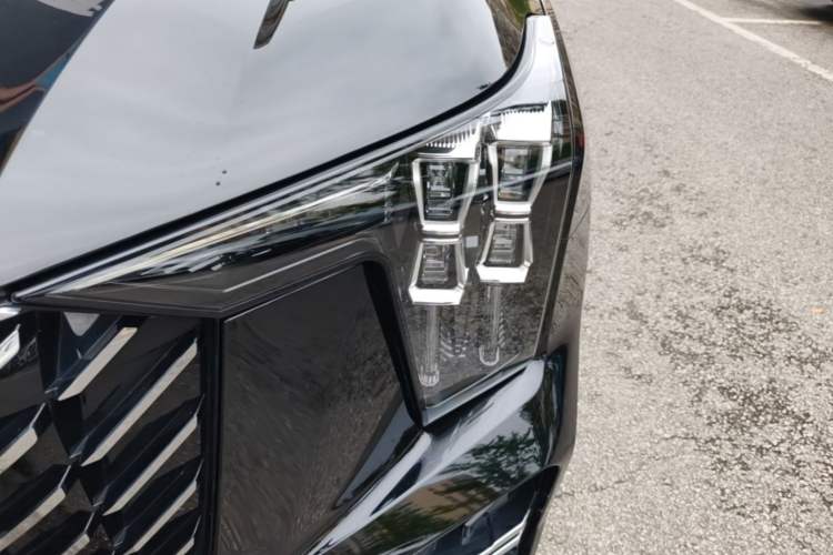 Used GAC Trumpchi GS8 2022 Linghang Series 2.0 TGDI Two-Wheel-Drive Luxury Smart Connectivity Version (7 Seats) Left Front Headlight