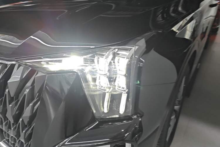 Used GAC Trumpchi GS8 2022 Double-Energy Series 2.0TM Two-Wheel Drive Prestige Edition (6 Seats) Left Front Headlight